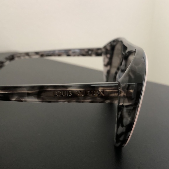 Louis Vuitton made in Italy Z2306W 907 CE 61-12 145 - Picture 3 of 10